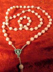 LOT OF TEN VINTAGE ROSARY AND PRAYER BEADS WITH CARRYING CASE